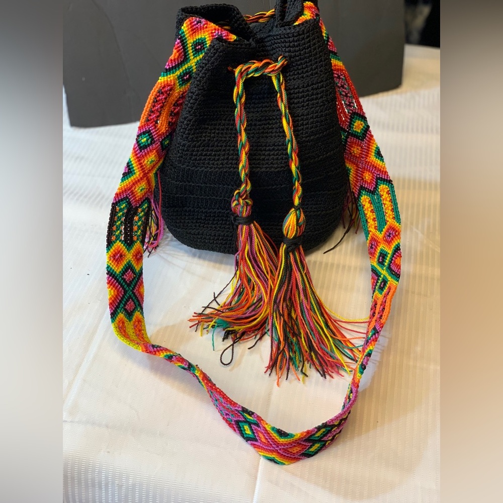 Purse Handwoven Crocheted Bohemian Mexican Satchel Bag / Wayuu Bag / . EC boho